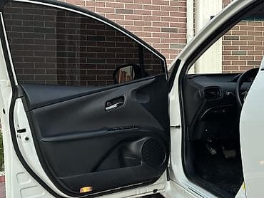 toyota 120: Toyota Prius: 2016 г., 1.8 л, Вариатор, Гибрид, Лифтбек — 9