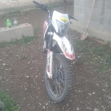 q 7: Эндуро 250 куб. см, Бензин, Взрослый — 1