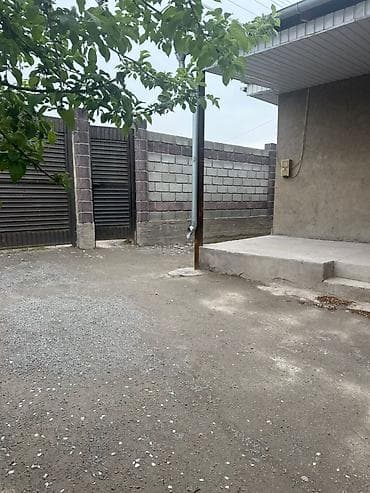 за сколько можно продать дом: Продаётся дом в районе Ак-Ордо 3 Участок: 4 сотки. Дом: 5 комнат — — 2