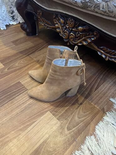 Прокат одежды: Натуральная замша,батильионы указанно 36подойдет на 37. они мне больше — 1