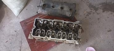 головка двигателя: Головка блока цилиндров Nissan + впускной коллектор. на QR 20 — 2