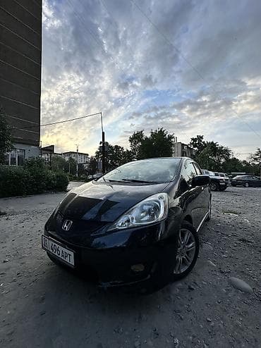 Продажа авто: Honda Fit: 2011 г., 1.5 л, Автомат, Бензин, Хэтчбэк — 2