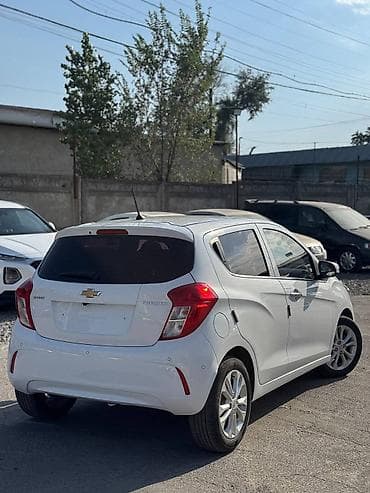 mazda cronos: Chevrolet Spark: 2020 г., Бензин, Хэтчбэк — 4