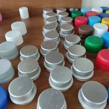Дизайн, долборлоо: Крышки для пэт-бутылок и для 5-10 литровых бутылей. Для горловин — 2