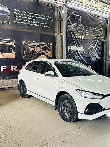 e 303: BYD E2: 2023 г., Автомат, Электромобиль, Кроссовер — 4