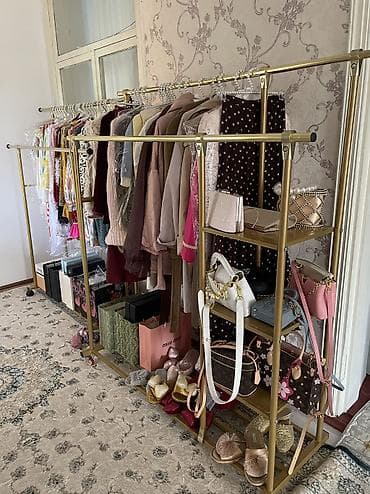 Стойки вешалки для одежды, напольные. 2500 за два кранштейна — 2