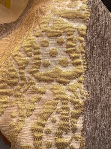 4 микрайон: Шторы парча турецкая, в хорошем состоянии высота 2.87 Самовывоз 12 — 2