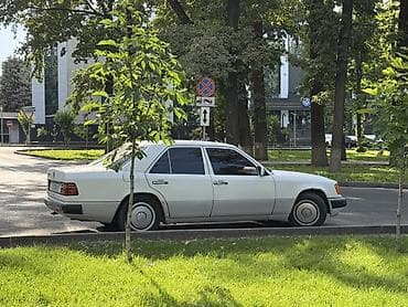 Продажа авто: Mercedes-Benz W124: 1991 г., Механика, Бензин, Седан — 3