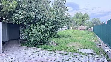 гараж с местом: Просторный благоустроенный дом с закрытым внутренним двором. - Уютный — 8