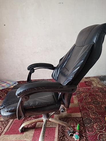 офисные кресла бу: Офисное кресло, Б/у, С колесиками, цвет - Коричневый, Самовывоз, Бесплатная доставка, Платная доставка — 1