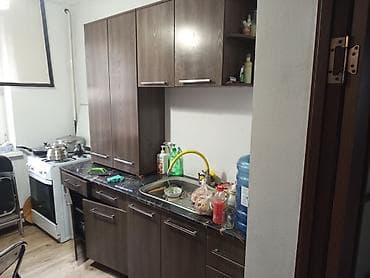 Продаю кухонный гарнитур, самовывоз. Длина столешницы 218 см