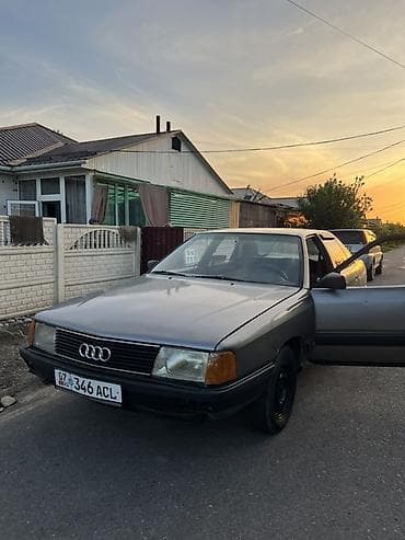 Audi: Audi 100: 1988 г., 2.3 л, Кол менен иштөөчү, Бензин, Седан — 3