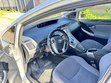 ключ на приус: Toyota Prius: 2015 г., 1.8 л, Робот, Гибрид, Хэтчбэк — 5