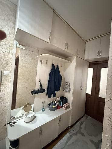 Гарнитур для прихожей, Зеркало