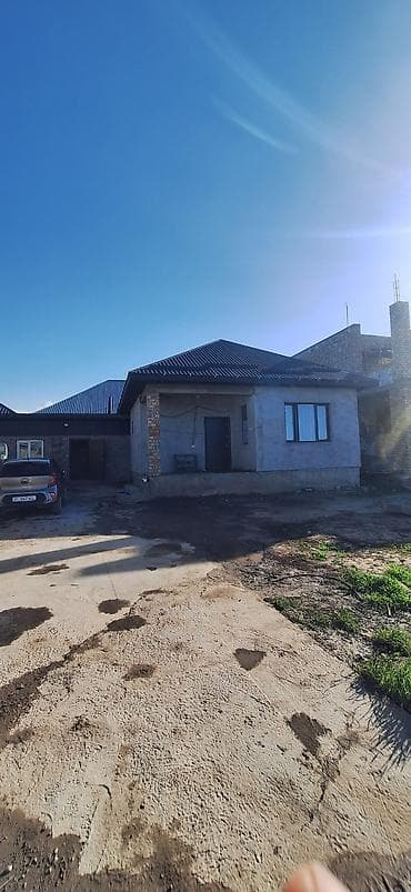 Уй сатылат! 72квад метр,кухня студия2 спальняя,прихожая