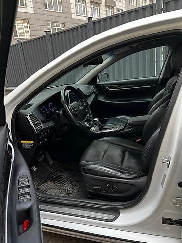 hyunda: Hyundai Grandeur: 2017 г., 3 л, Автомат, Газ, Седан — 7