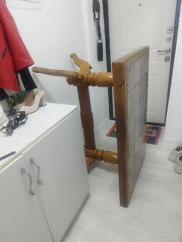 Кухонные столы: Обеденный стол из массива дерева с керамической плиткой на столешнице — 2