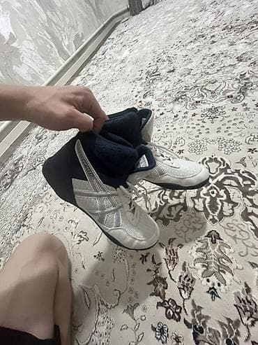 asic: Борцовки Asics Matflex 42размер носил на 2-3 тренировок причина — 6