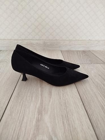 Классические замшевые лодочки на низком каблуке kitten heel. - Цвет — 5