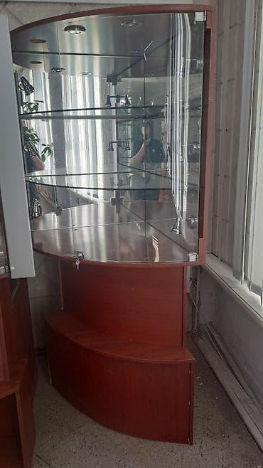 Торговое оборудование: Торговые витрины и прилавки из стекла и ЛДСП (цвет — тёплый — 3