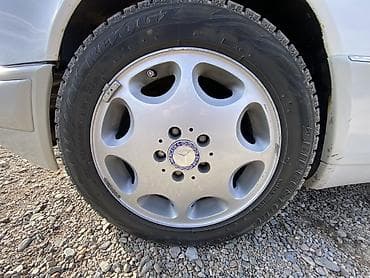 subaru legacy 2018: Mercedes-Benz W124: 1994 г., 2.2 л, Автомат, Бензин, Седан — 9