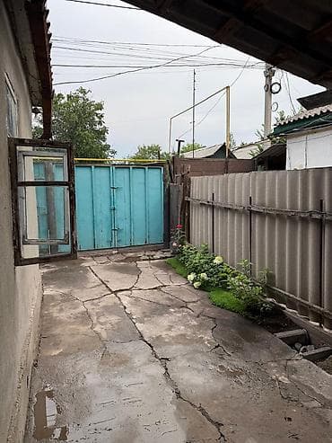Үйлөр: Продаеться Дом верхней части г.Кара Балта.Район почтовый — 2