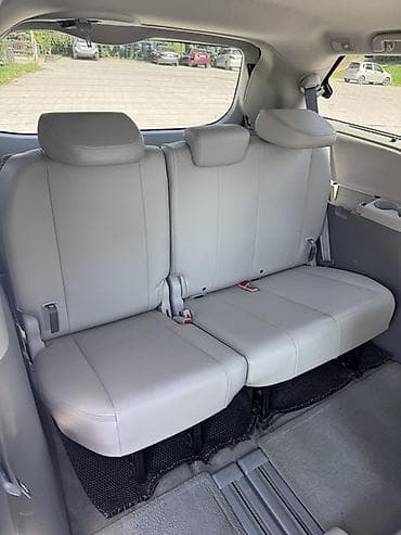 Toyota Sienna: 2011 г., 3.5 л, Автомат, Минивэн — 6
