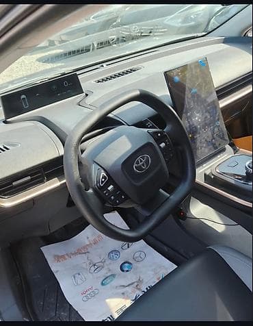 e class: Toyota bZ3: 2023 г., Электромобиль, Фастбек — 10