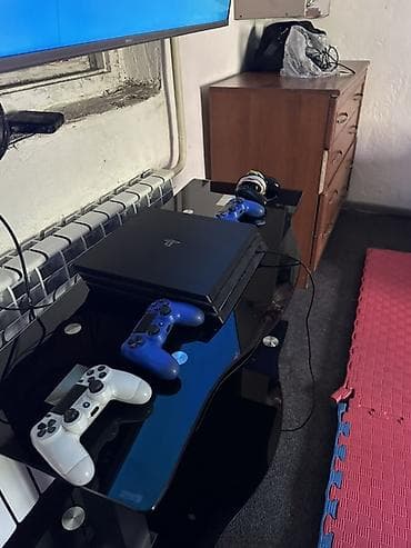 ps5 pro купить: PlayStation 4 Pro (PS4 Pro) - Версия консоли с тройным — 3