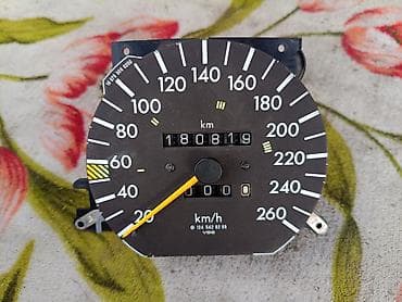 Щиток приборов Mercedes-Benz