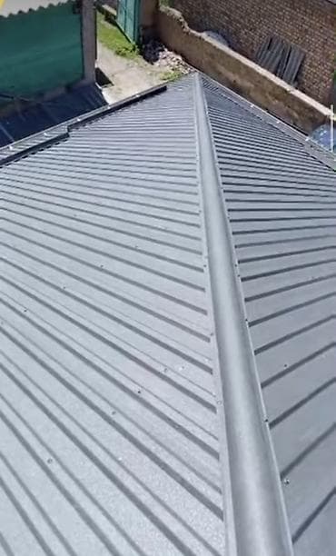 Профессиональный монтаж металлической кровли под фальц/профлист (серый