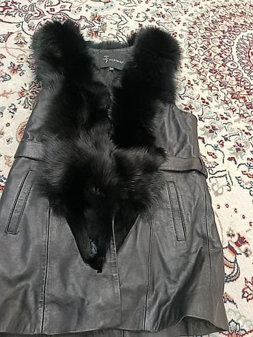 Жилет из натуральной кожи с отделкой мехом - Материал: гладкая
