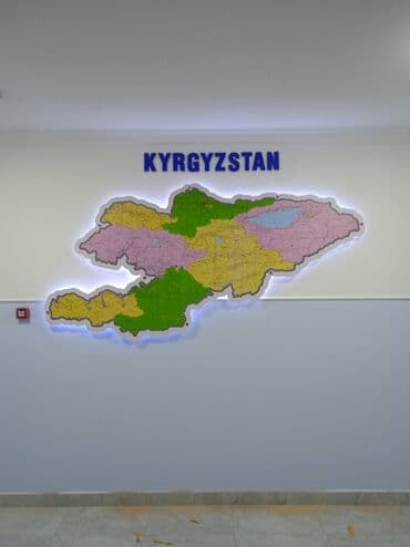 печать бишкек: УФ печать, Винилография, Широкоформатная печать, | Кепки, Визитки, Брошюры — 1