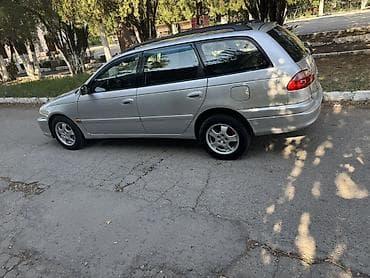 Toyota Avensis: 2002 г., 1.8 л, Механика, Бензин — 4
