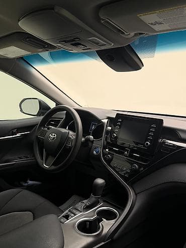 byd seagull: Toyota Camry: 2021 г., Гибрид, Седан — 4