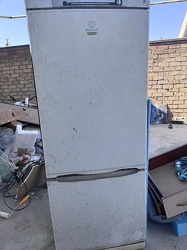 centurion s9: Холодильник Indesit с нижней морозильной камерой . Вне рабочем — 1