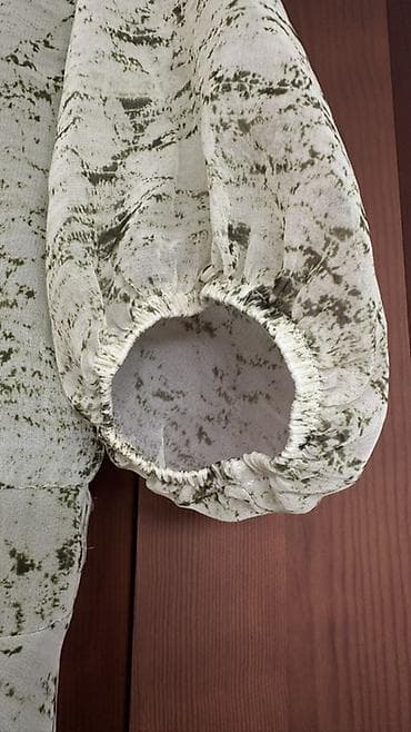 голубя: Платье макси из легкой полупрозрачной ткани с нежным оливково‑серым — 4