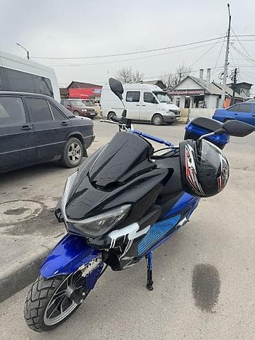 Скутеры: Скутер классический, спортивного дизайна, с обтекателями черно‑синего — 2