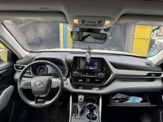 фотохромные очки: Toyota Highlander: 2020 г., 2.5 л, Автомат, Гибрид, Кроссовер — 4