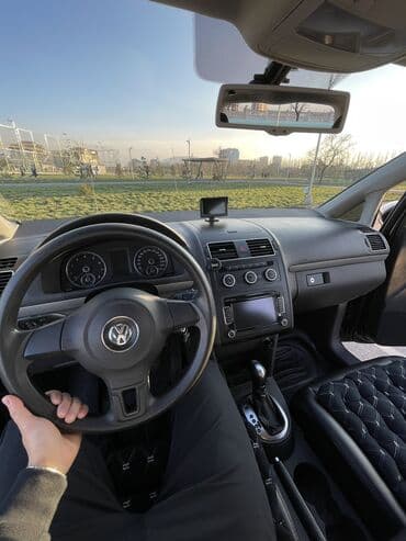 купить фольксваген поло в бишкеке: Volkswagen Touran: 2012 г., 1.2 л, Робот, Бензиновая, Универсал — 4