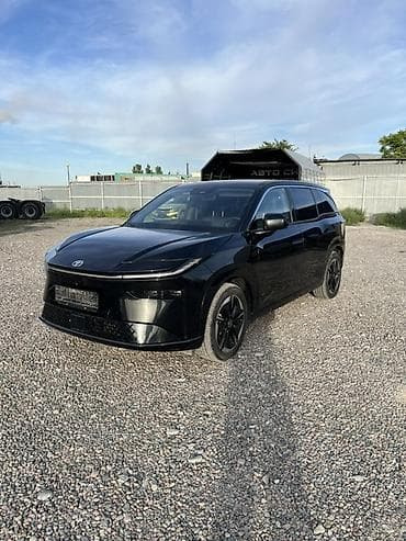 Toyota bZ3X: 2025 г., Автомат, Электромобиль, Кроссовер — 2