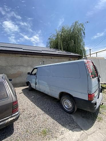 Volkswagen Transporter: 1996 г., 2.5 л, Механика, Бензин, Фургон — 3
