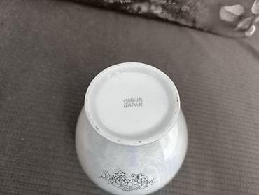 Вазы: Фарфоровая ваза с крышкой, Made in Japan. цена 1900 Описание: - — 2