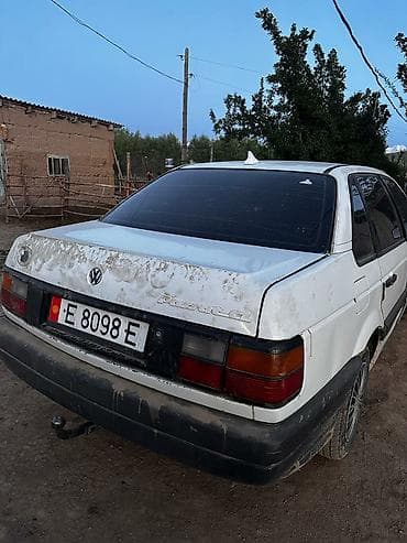 Volkswagen Passat: 1989 г., 1.8 л, Механика, Бензин, Седан at lalafo.kg Volkswagen Passat: 1989 г., 1.8 л, Механика, Бензин, Седан