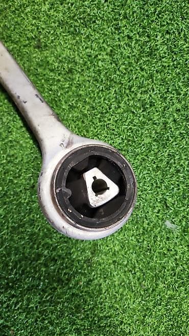 bmw e12: Рычаг пер большой е60 Год 2006 В отличном состоянии, очень большой — 4