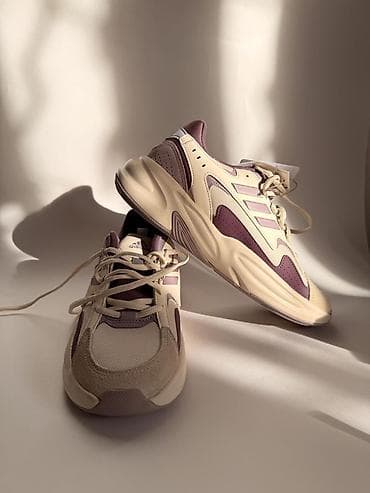 Кроссовки Адидас Новые

Размер 41,5

Оригинал 100%