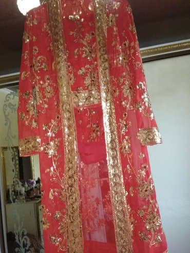 шелковая двойка: Продаётся красивый наряд) Костюм) Новый❣) Всё ручная работа! Сшито с — 1