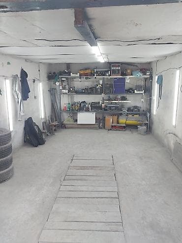 25 м², Кирпичный | Смотровая яма, Охрана, Подвал, погреб