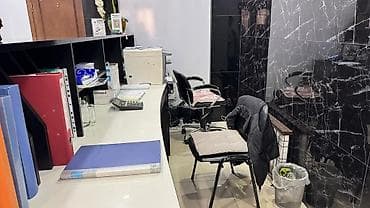 сдаётся витрина: Стойка ресепшн с рабочей зоной для администратора - Фронтальная — 2