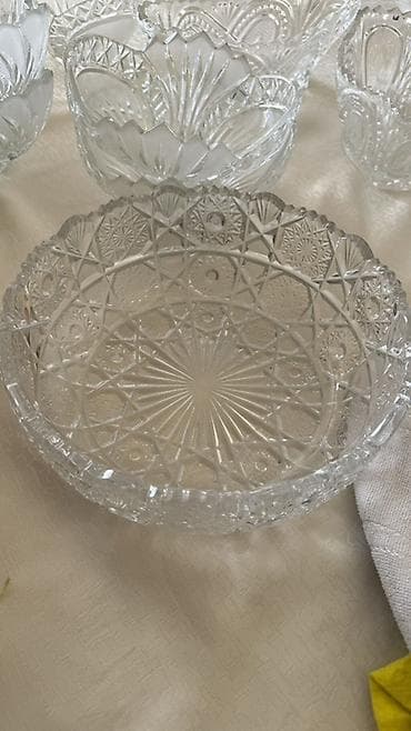 набор посуды сервиз: Набор столовых хрустальных салатников/конфетниц Состав: - Большая — 4